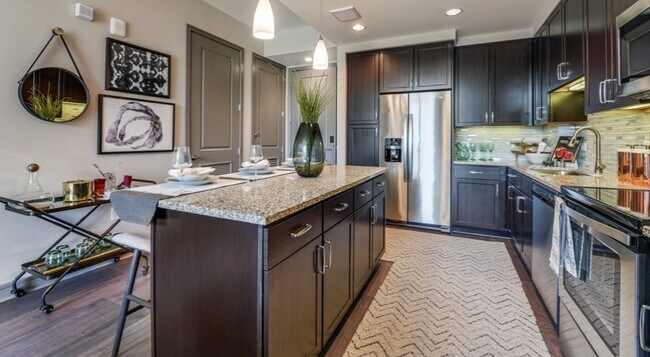 Photo - 901 Memorial City Way Unidad 2.1105