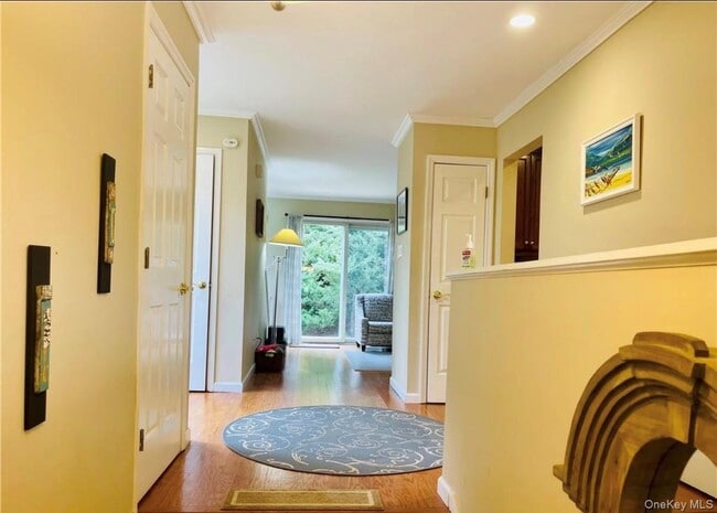 Photo - 301 Kensington Way