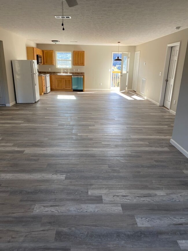 Photo - 3 bedroom 2 bath single family home in Kodak, TN