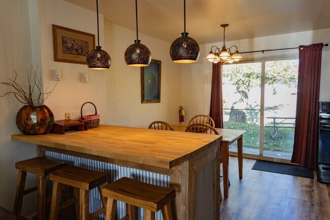 Photo - 1505 Broadway Ave S Unit 206