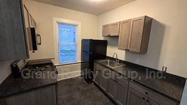 Photo - 129 Cedar Ave