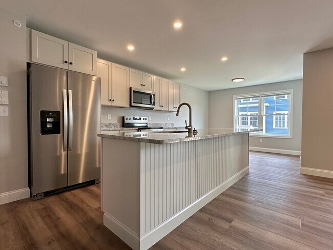 2 Diane Way Unit 103