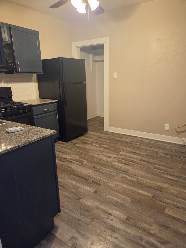 Photo - 301-311 W Leuda St Unit 301 I