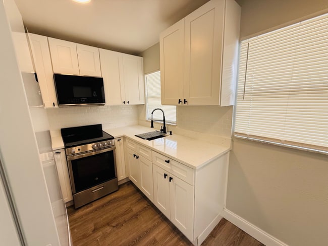 Photo - 1100-1190 Neptune Dr Unit 1128