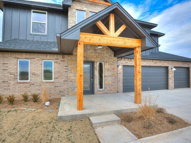Photo - 109 Carlow Wy
