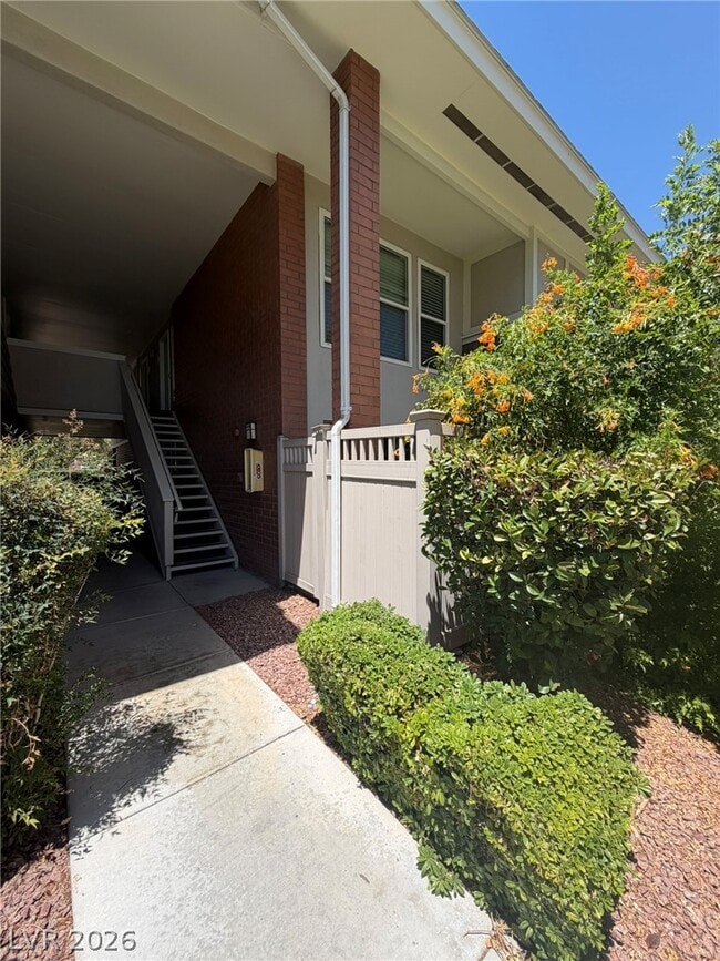Building Photo - 650 Oakmont Ave Unit 2113
