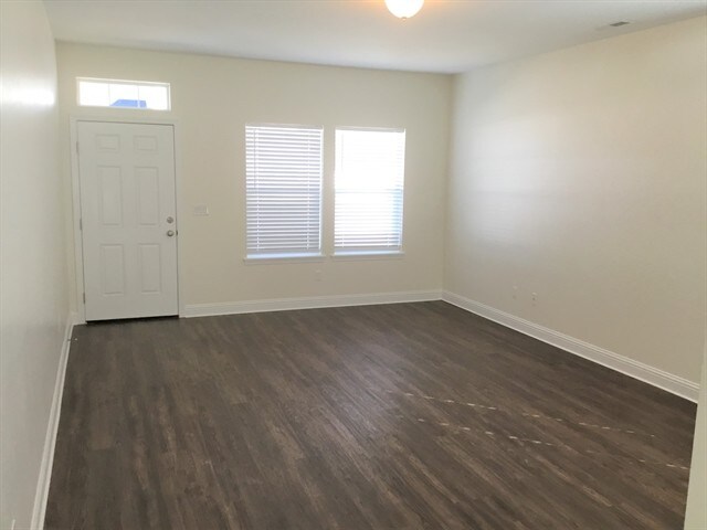 Photo - 59 S Lancaster Dr