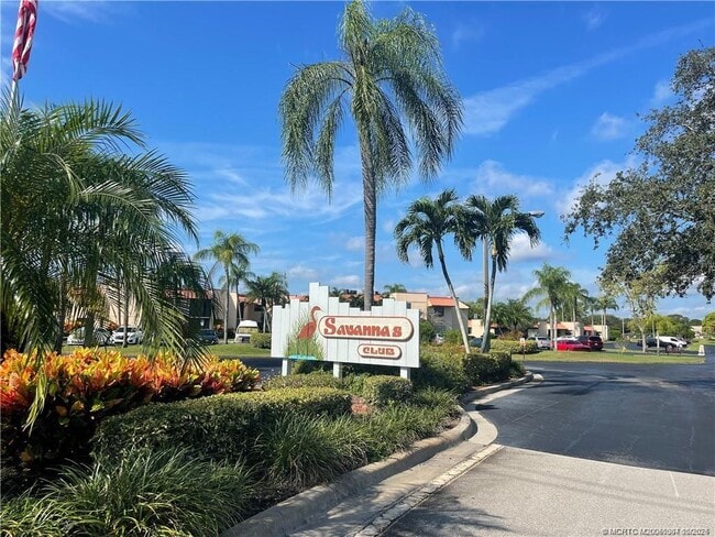 Photo - 1985 NE Collins Cir Unit 2-30