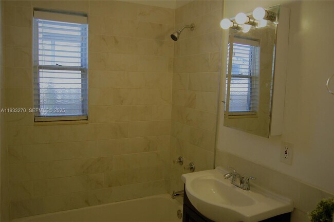 Photo - 2481 SW 11th St Unidad 2481