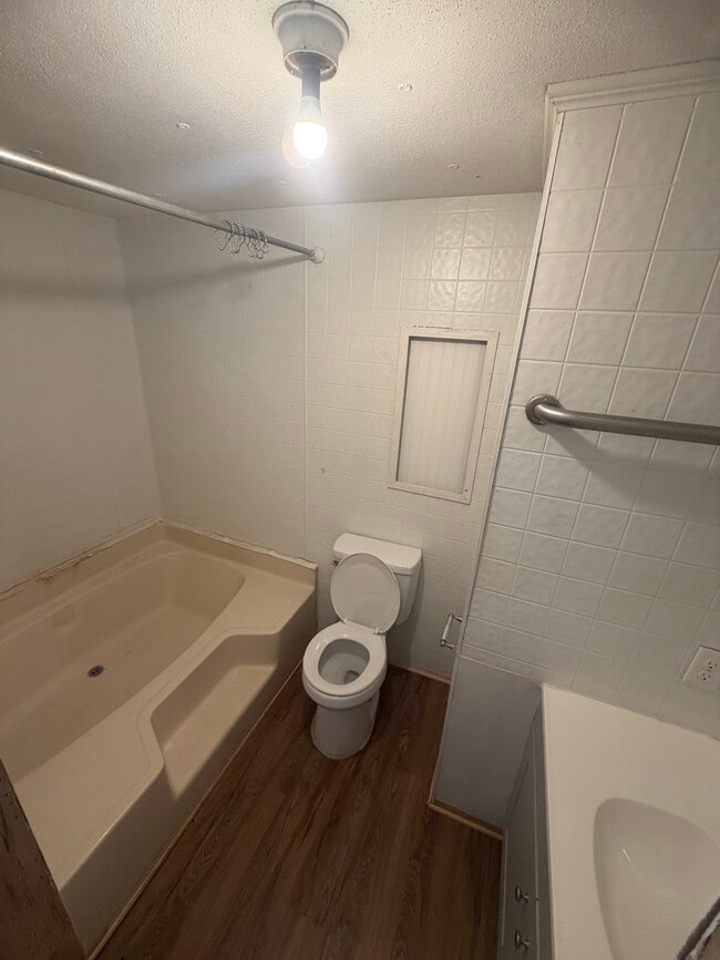 Photo - 1335 Village Rd