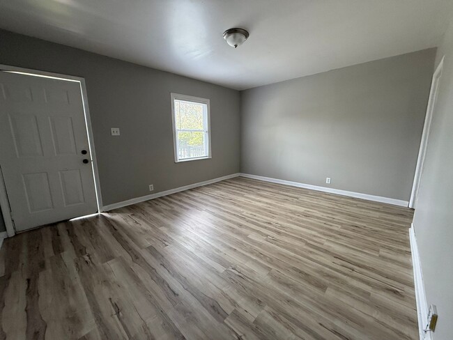 Photo - 1521 N Kealing Ave