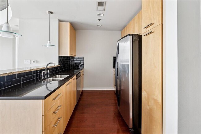 Photo - 3324 Peachtree Rd NE Unit 2304