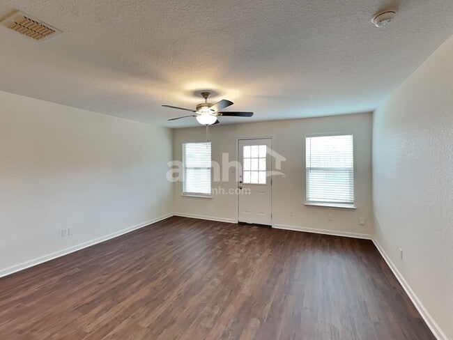 Photo - 2417 York Bend