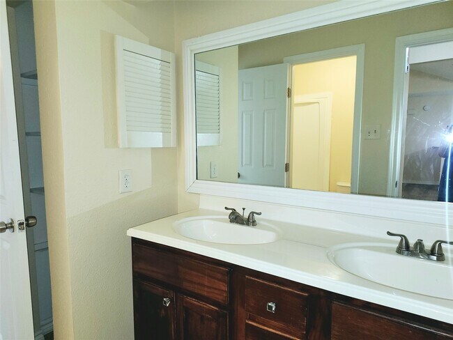 Photo - 322 Windward