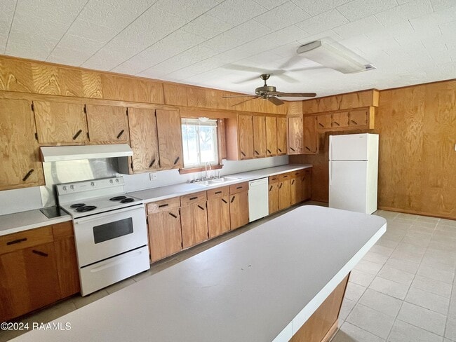 Photo - 1085 Anse Broussard Hwy