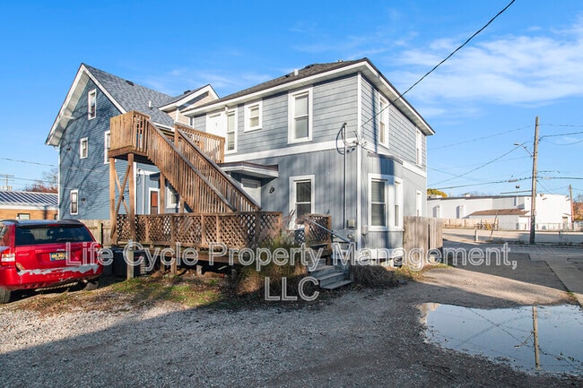 353 Atlas Ave SE