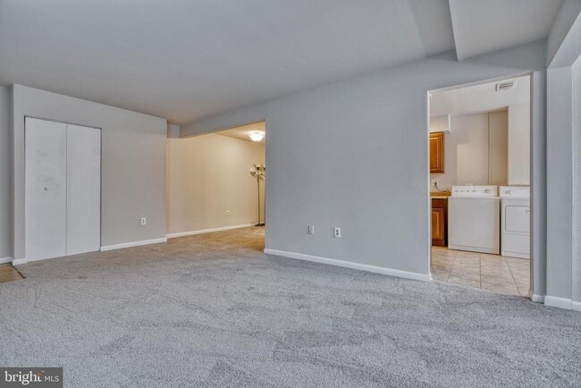 Photo - 140 Royal Oak Dr Unit 140-B