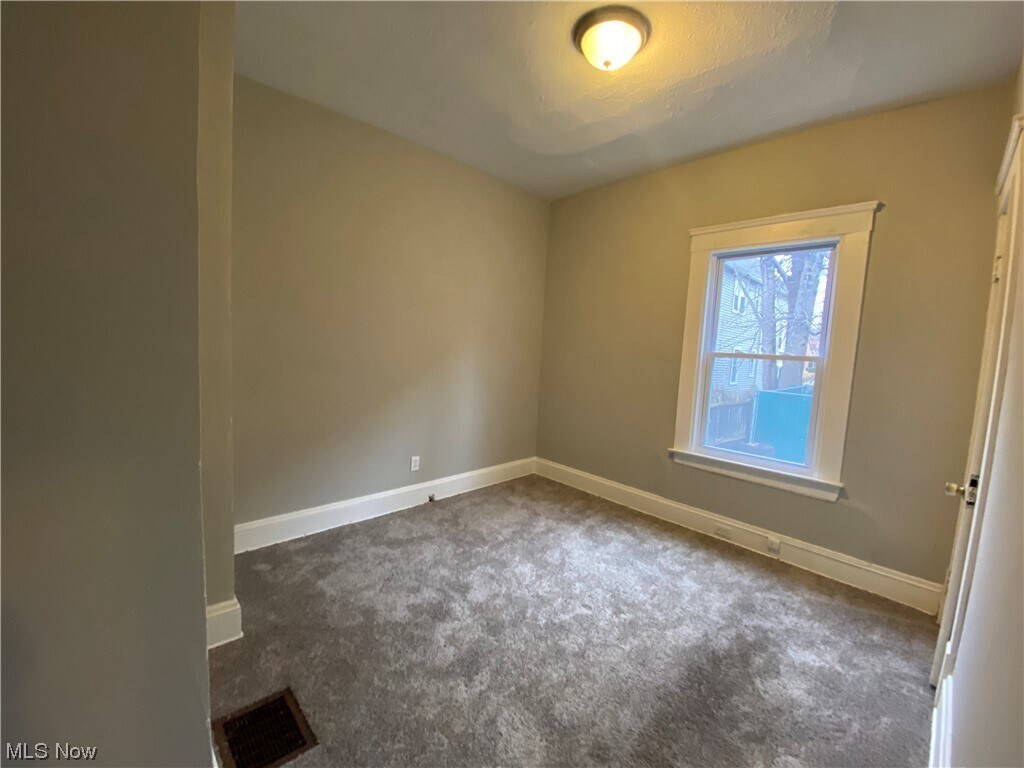 Photo - 15210 Lucknow Ave Unidad DOWN