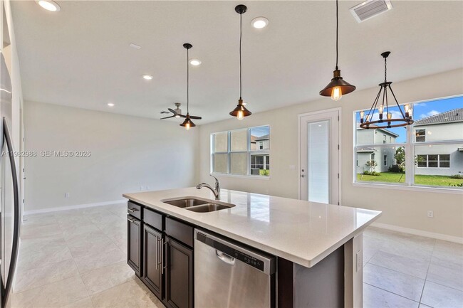 1455 Silk Oak Dr