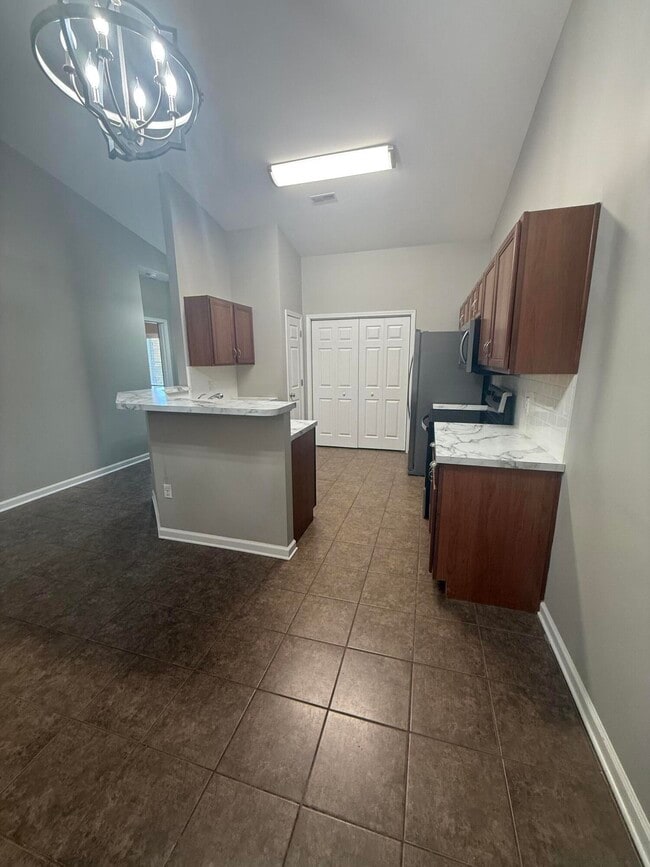 Photo - 858 Melanie Ln