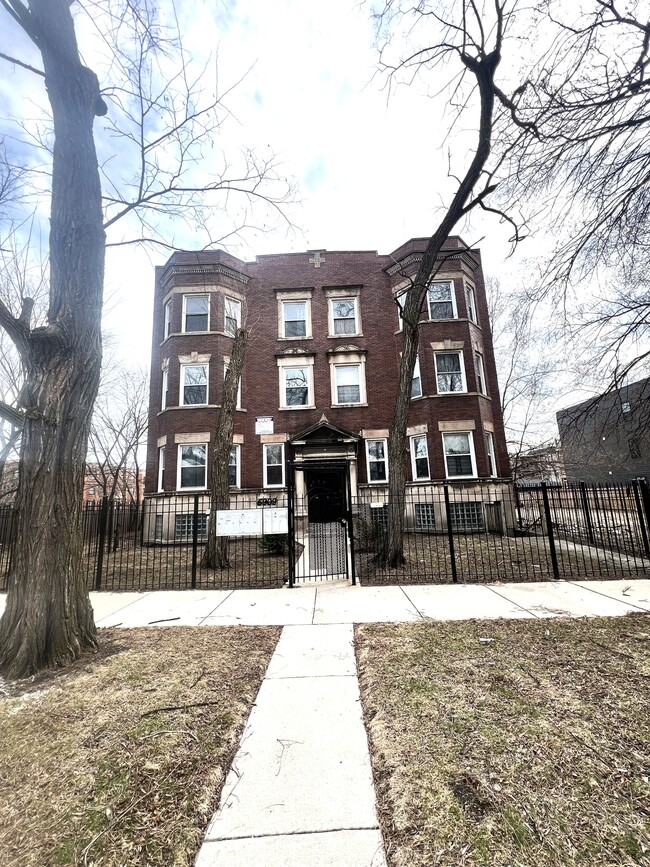 Building Photo - 5909 S Calumet Ave Unit 2N