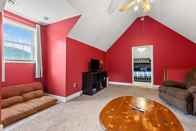 Building Photo - 1568 Little Hardwicks Creek Rd Unit ID1247148P Rental