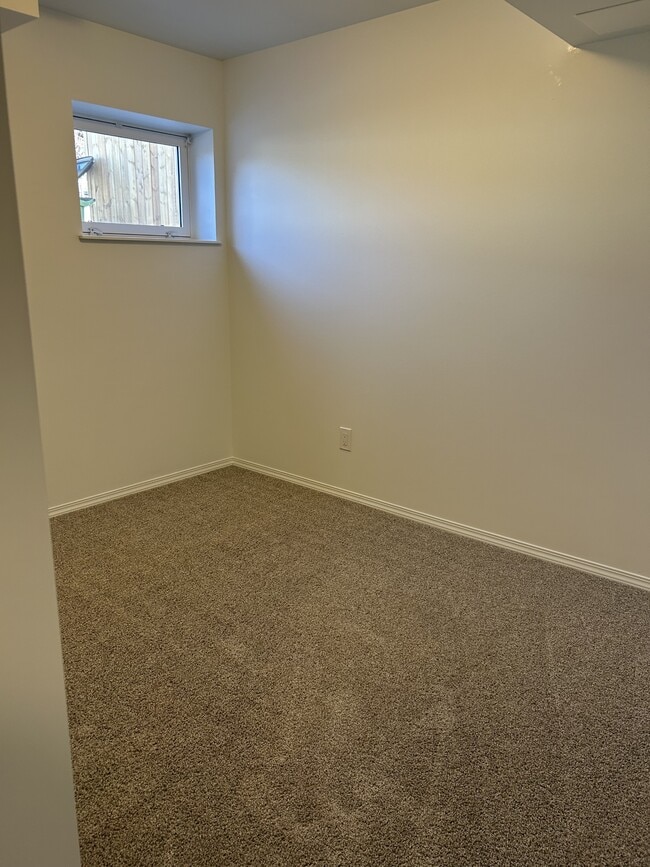 Photo - 7612-7136 136 Ave NW Unit Bsmt G3