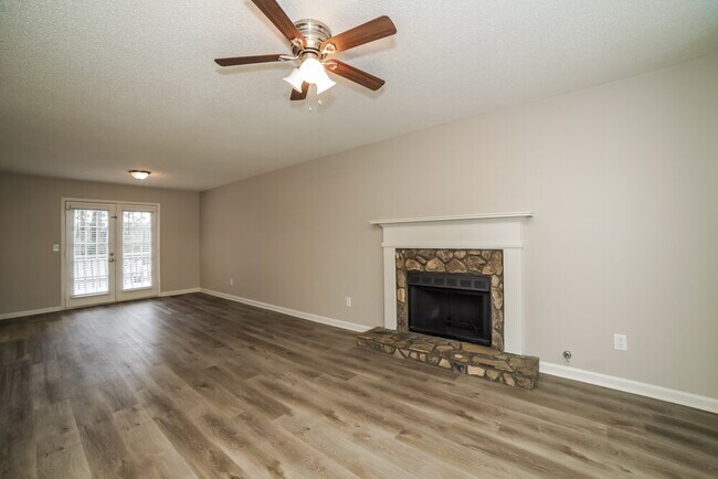 Photo - 100 Ashford Dr