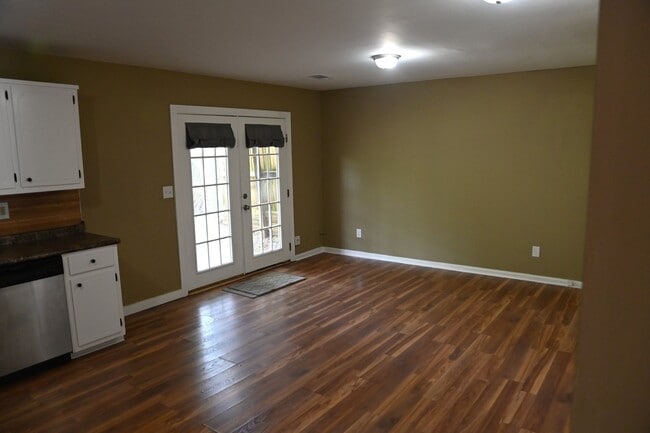 Photo - 2420 Hampstead Dr