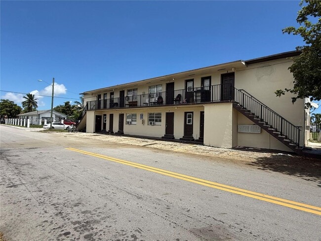 Photo - 324 NW 3rd St Unit 3