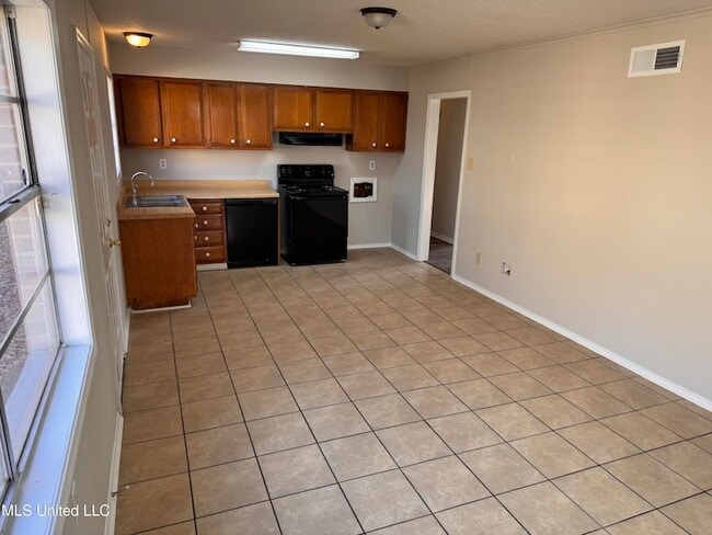 Photo - 2220 Ashland Dr