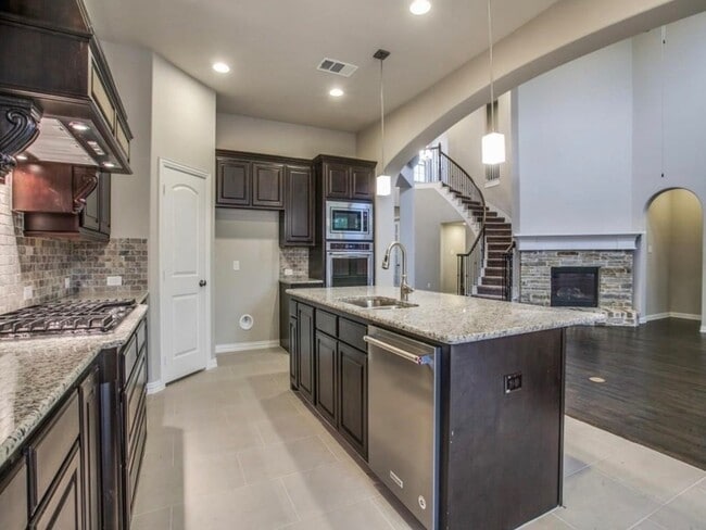 Photo - 6812 Humboldt Pl