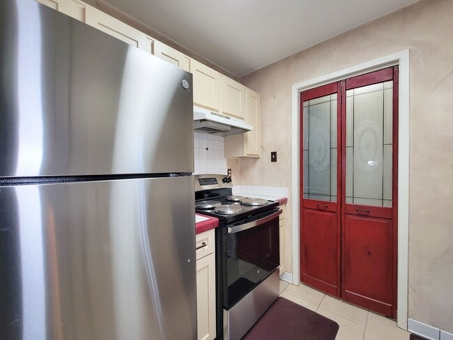 Photo - This corner unit is great because being on the end unit is more private and there are no condo's ...
