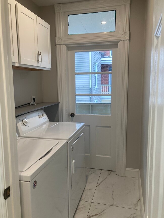 Building Photo - 3015 Brereton St Unit 2