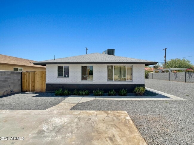 Photo - 2109 W Hayward Ave