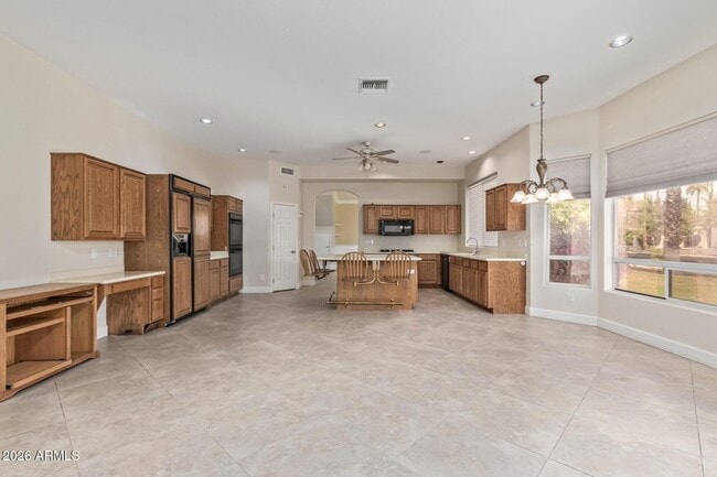 Photo - 589 N Acacia Dr