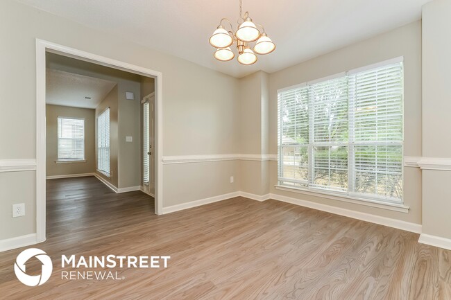 Photo - 704 Fieldstream Way