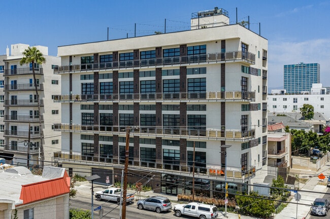 Building Photo - Lux Lofts