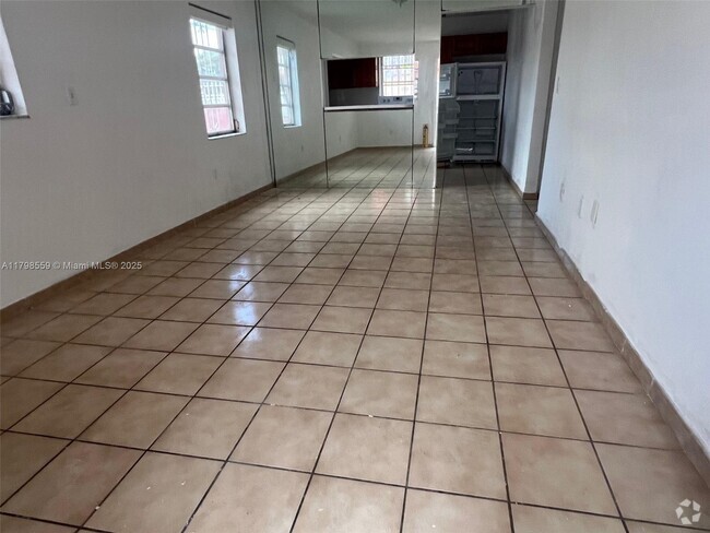 Building Photo - 1770 SW 6th St Unit 1 Rental