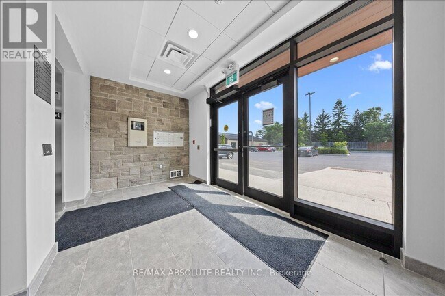 Photo - 5992 Hazeldean Rd