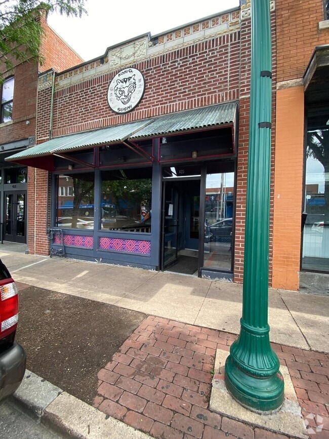 Building Photo - Charming Westport Living – Spacious 2-Bed,... Unit 435-301 Rental