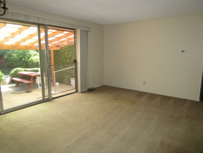 Photo - 2310 W Parkway Dr