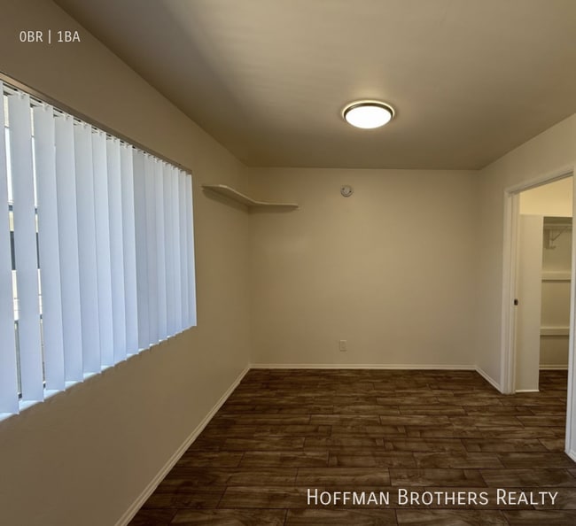 Photo - 15632 Leadwell St Unidad 8