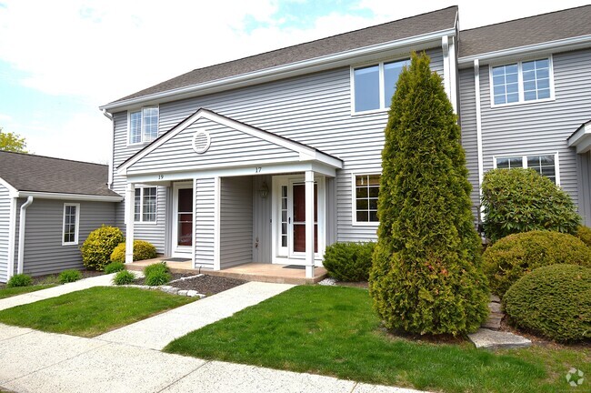 Building Photo - 17 Copley Rd Unit 17 Rental