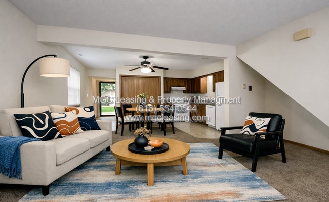 Building Photo - 3557-3563 NE Independence Cir