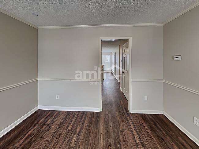 Photo - 1020 Ridgefield Cir