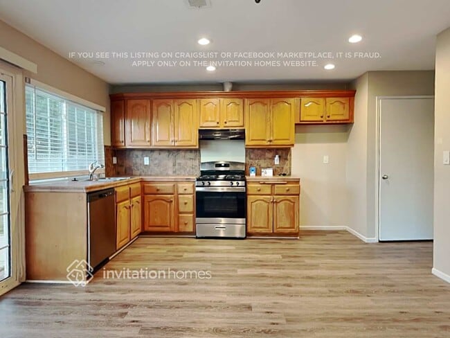 Photo - 748 E Turmont St