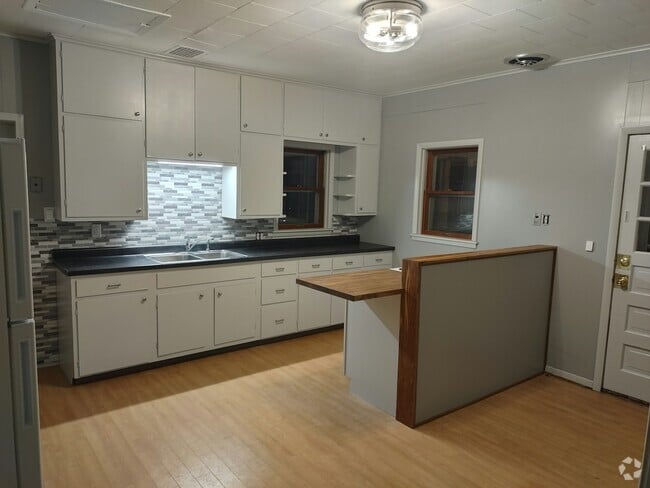 Building Photo - 4 1st Ave SW Rental