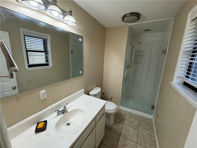 Photo - 718 E Debra Dr