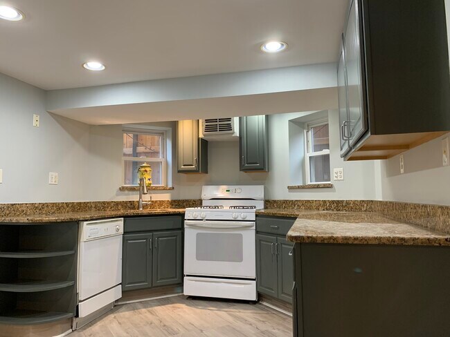 Photo - 6307 n Wayne ave